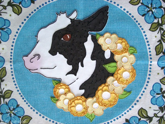 embroidered cow closer (700x525, 146Kb)