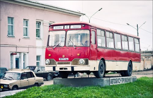 Кресты ярославль автобусы