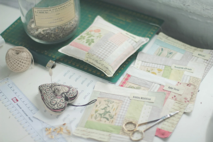 workingtable (700x466, 80Kb)