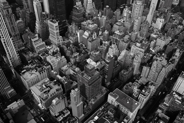 Looking_down_on_New_York_City_by_lowjacker (600x400, 233Kb)