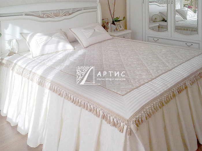 bed-cover-14-pokryvalo-na-krovat-v-spalniu-so-skladkami-i-diogonalnymi-storochkami-artis-novosibirsk (700x525, 143Kb)