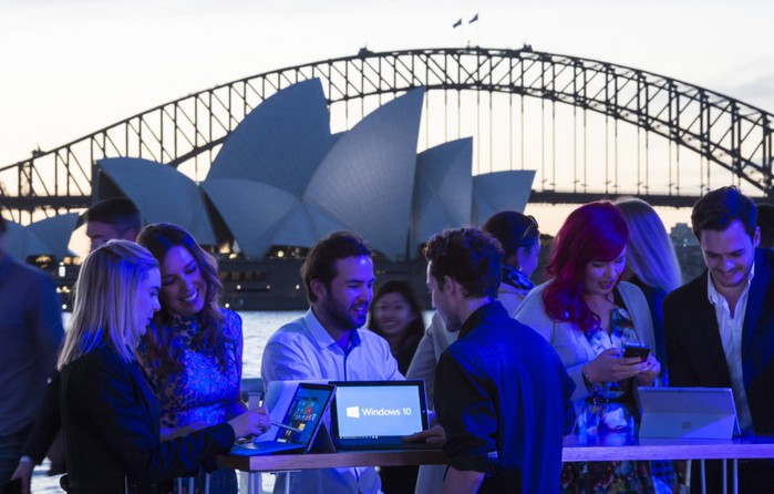 5672195_Windows10fancelebrationinSydney11024x653 (700x446, 76Kb)