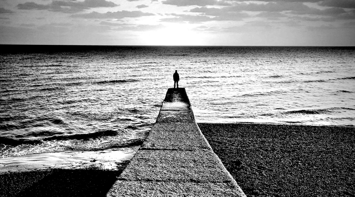 img_E_alone-on-beach_thumb11ОД