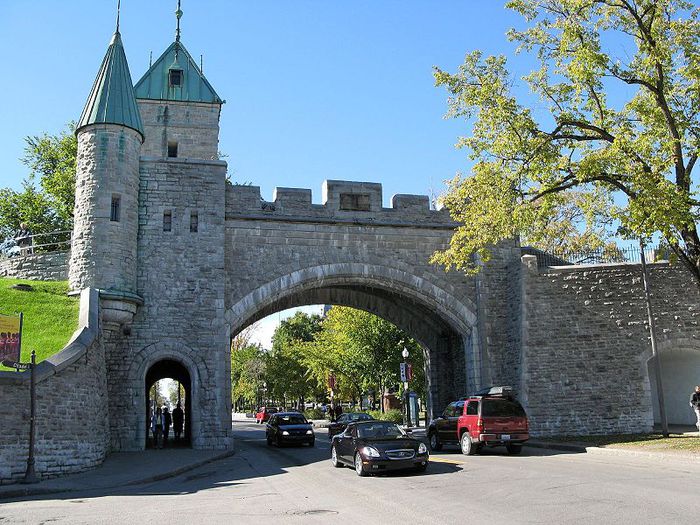 1439373073_800pxQuebec_City_Wall (700x525, 107Kb)