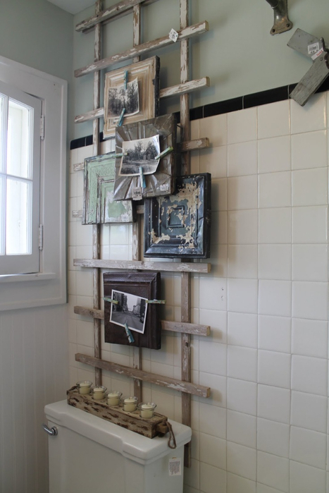Bathrooms-pics-hung-on-old-trellis (1) (467x700, 246Kb)