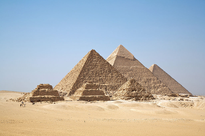 1024px-All_Gizah_Pyramids (700x465, 289Kb)