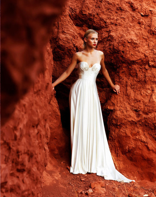 amanda-wakeley-blonde-bridal-bride-clay-dirt-Favim_com-85721_large (500x632, 193Kb)