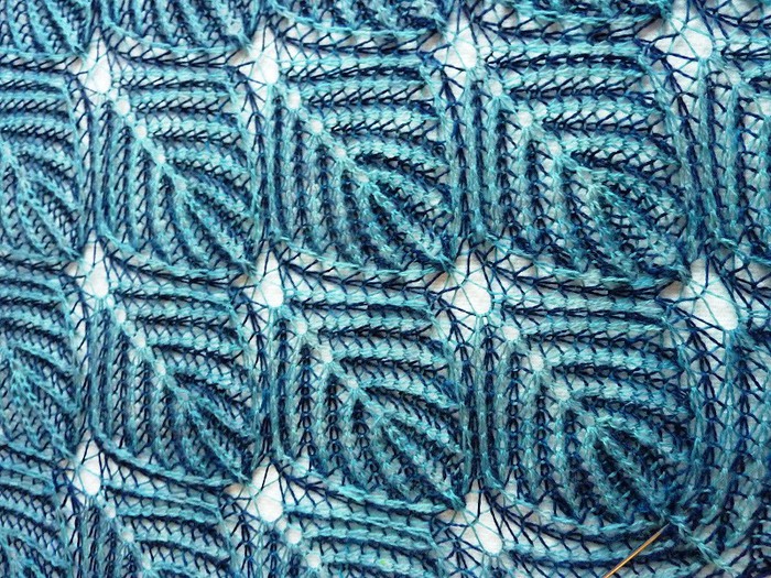 1e7%202-Color%20Under%20Dutch%20Skies%20Brioche%20Shawl%20ac (700x525, 206Kb)