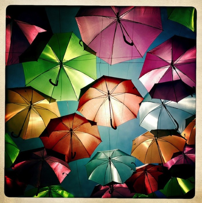 Umbrella_Sky_installation_4 (697x700, 126Kb)