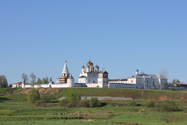 Можайск дор. Лужецкий монастырь. Лужецкий монастырь фото. Можайск город. Население Можайского района