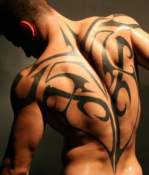 sexy-guy-full-back-tribal-tattoo-design-black-ink-swirls-curls-athlete-warrior-fighter-body-art1_large (500x585, 54Kb)