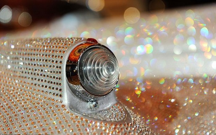 Rolls-Royce-Swarovsky-4 (700x438, 88Kb)