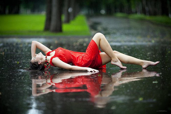 75744922_large_devushka_dozhd (700x466, 58Kb)