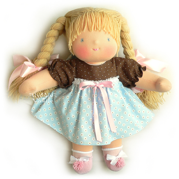 Куклы сшиты красивые. Каталёнки куклы. Мягкая кукла. Голова вальдорфской куклы.