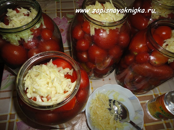 pomidoryi-s-chesnokom-sladkie-marinovannyie (600x450, 138Kb)