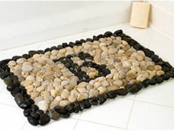 foot-massaging-bath-mat-river-stones-345ls032310 (345x259, 22Kb)