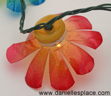 DIY-Recycled-water-bottle-flower-patio-lights-back (216x187, 18Kb)