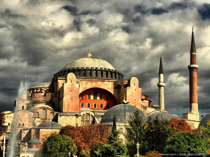 Hagia-Sophia-Mosque-in-Istanbul-Turkey-2-960x720 (700x525, 132Kb)