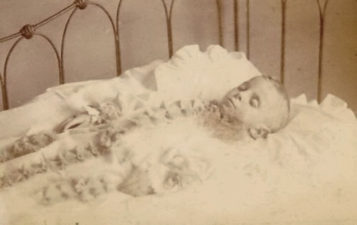 Фото мертвых детей в гробу
