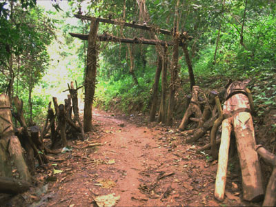3623822_Akhavillagegate1 (400x300, 49Kb)