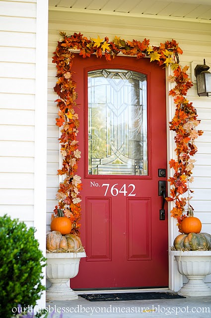 fall-front-porch-decorating-ideas-015 (425x640, 87Kb)