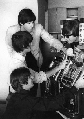the-beatles-playing-slots (290x408, 35Kb)