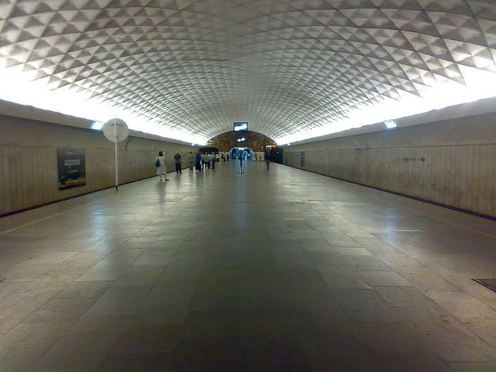 Politeknikuri_metro_station (700x525, 49Kb)
