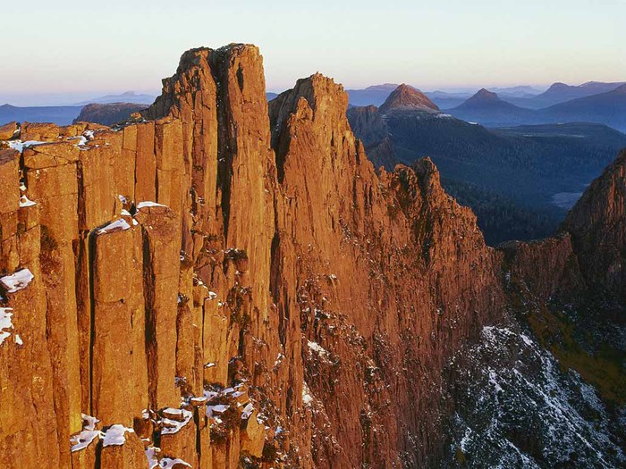 4826692_gorniy_peyzag_skaly_snegnye_piki_foto_05 (700x525, 132Kb)