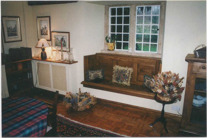 oak window seat (700x466, 102Kb)