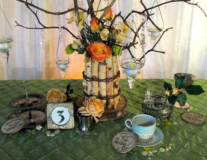 Greenscape-Design-Willow-Branch-and-Birch-Centrepiece-with-Crystals-and-Peach-Coral-Green-Flowers-Close-Up (700x541, 146Kb)