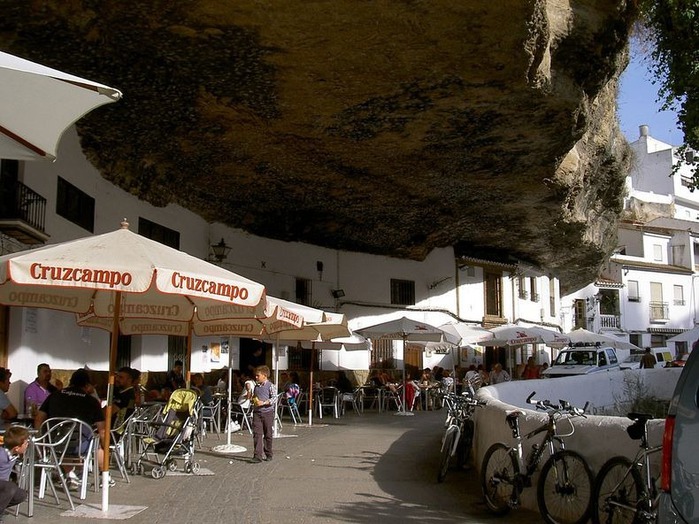 Setenil-de-Las-Bodegas-4[2] (700x524, 137Kb)