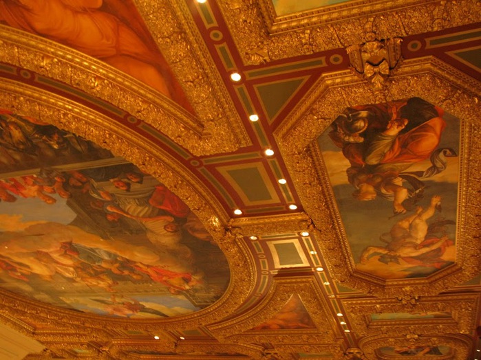 Inside wall paintings at the Venetian Hotel and Casino. Marcus wanted a photo. (700x524, 141Kb)