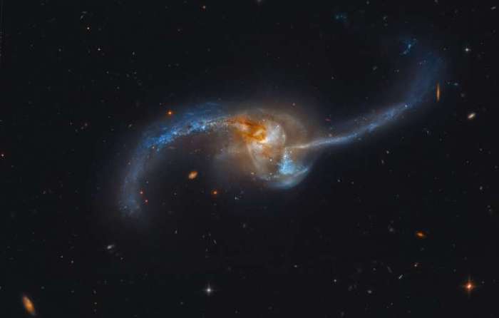 NGC2623_HLApugh942 (700x446, 9Kb)