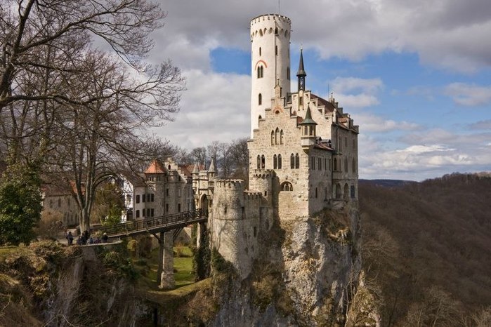 Замок лихтенштейн германия фото