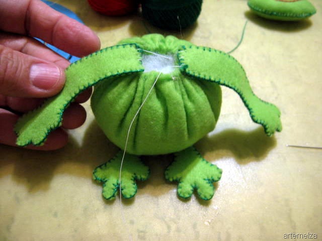 Лягушка из фетра: основы шитья для новичков в рукоделии