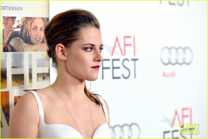 kristen-stewart-on-the-road-afi-screening-20 (700x468, 53Kb)