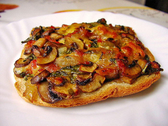 615218-960x720-champignon-bruschetta (700x527, 168Kb)