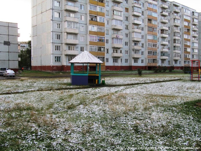 Население шар. Улицы города Шарыпово. Шарыпово снег. Снег летом в Шарыпово. Шарыпово набережная.