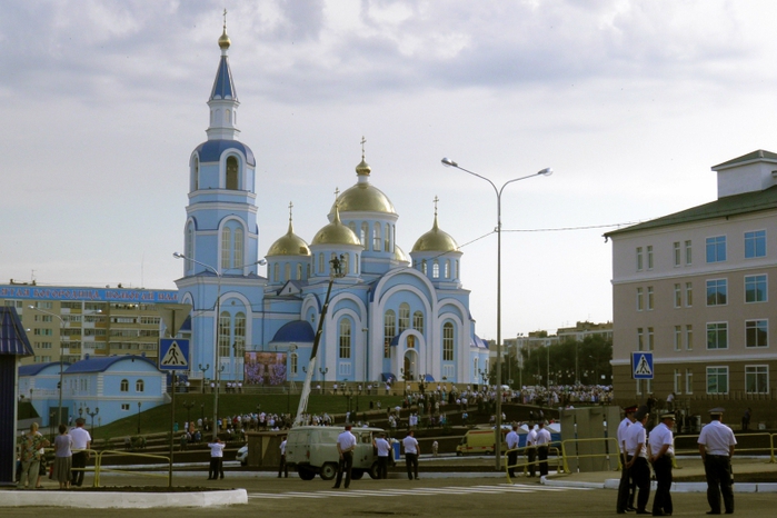 Светотехстрой саранск. Саранск Светотехстрой. Саранск Светотехстрой площадь. Светотехстрой Саранск парк Церковь. Храм Пролетарский район Саранск.