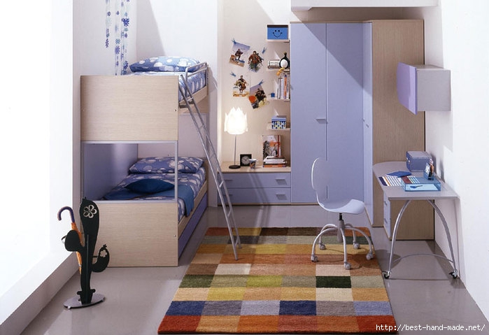 Violet-Color-Twin-Bunks-Bed-Over-a-Full-Sized-Bed (700x479, 158Kb)