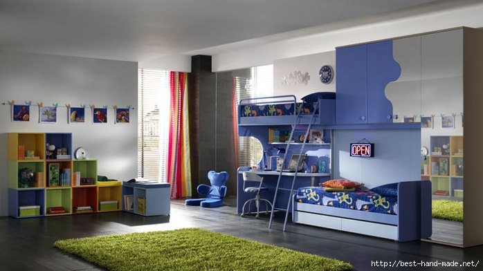 Aweseome-Blue-Kids-Room-with-Green-Rugs-for-Two-Childern (700x392, 153Kb)