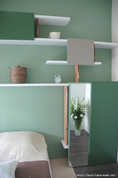design-a-simple-wall-shelf-above-the-bed-is-equipped-with-a-mirror-588x884 (465x700, 97Kb)
