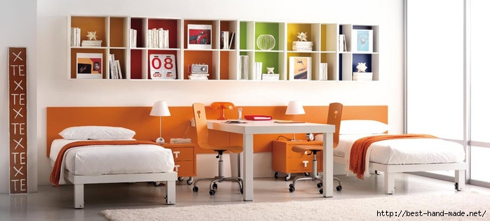 White-Table-Between-Two-Orange-Chairs-And-White-Bed-For-Twins-Chidren (700x316, 127Kb)
