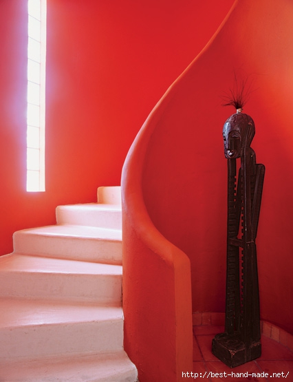 red_and_white_staircase_Stuart_Lawson_Puerto_Rican_island (426x555, 105Kb)