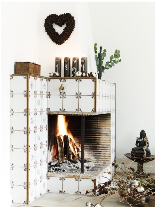 nordic-bliss-scandinavian-style-christmas-fire-place (523x700, 489Kb)