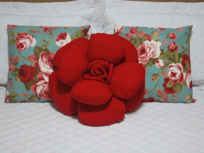Идеи на тему «Подуха» (16) | подушки, цветочная подушка, розы