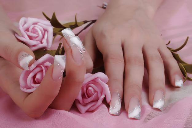 4823956_1350568132_325858539_16MonalisaPlatinumNailsClicheHairBeauty (625x416, 25Kb)