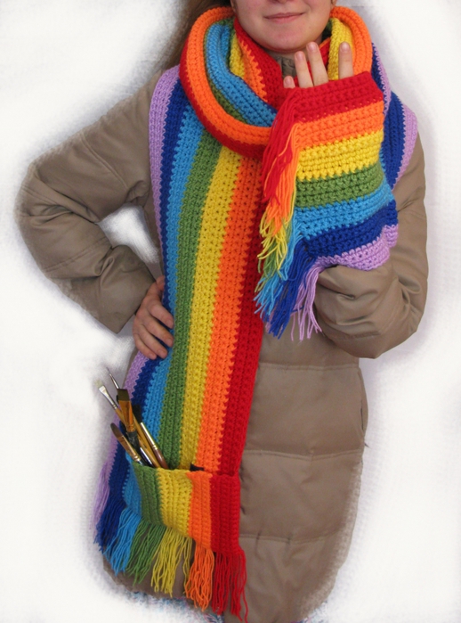 Цветной шарф. Разноцветный вязаный шарф. Шарф из разноцветной пряжи. Полосатый шарф. Вязаный шарф Радуга.