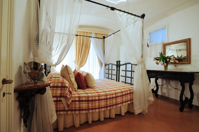 4497432_italiantraditionalbedroomsdetails23 (675x450, 84Kb)