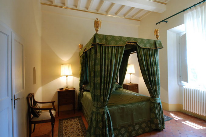 4497432_italiantraditionalbedroomsdetails29 (675x450, 73Kb)